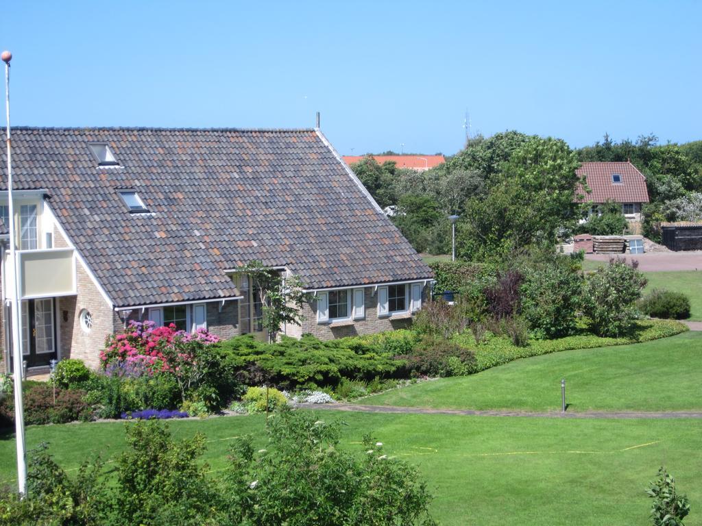 Meeuw Villa Hollum  Exteriör bild